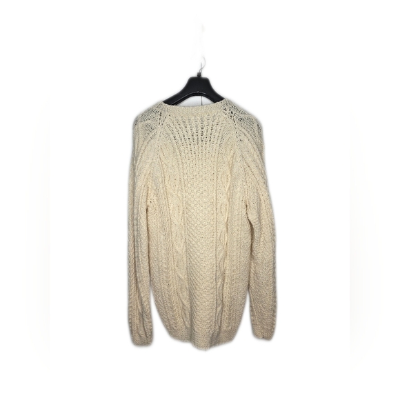 Cozy Cream Cable Knit Women's Sweater.  Med/lg - Picture 6 of 9
